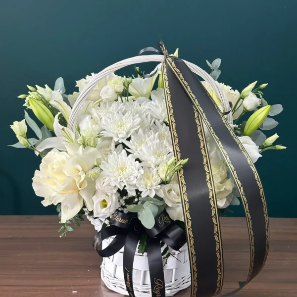 cos funerar cu crin,eustoma,trandafir si crizantema