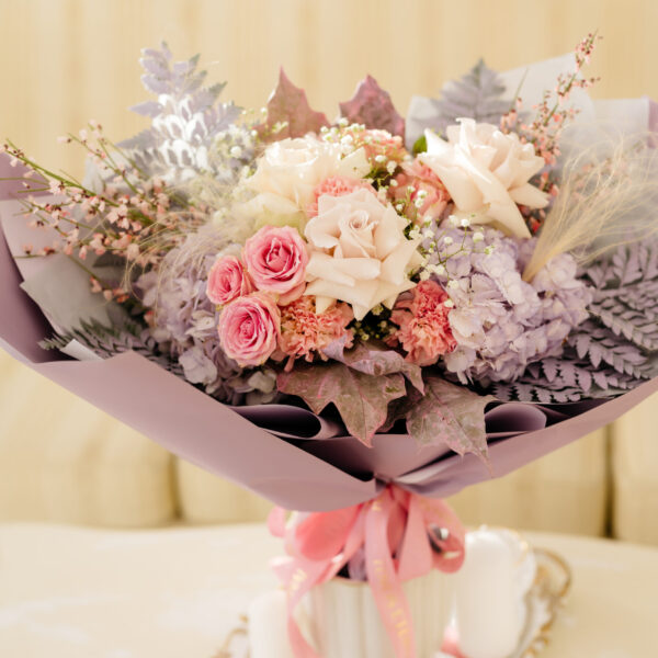 Buchet pastel cu mix de flori